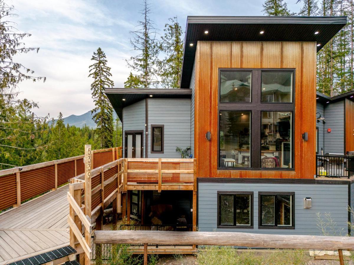 Ski In Ski Out With Huge Game Room And Hot Tub Fernie Luaran gambar