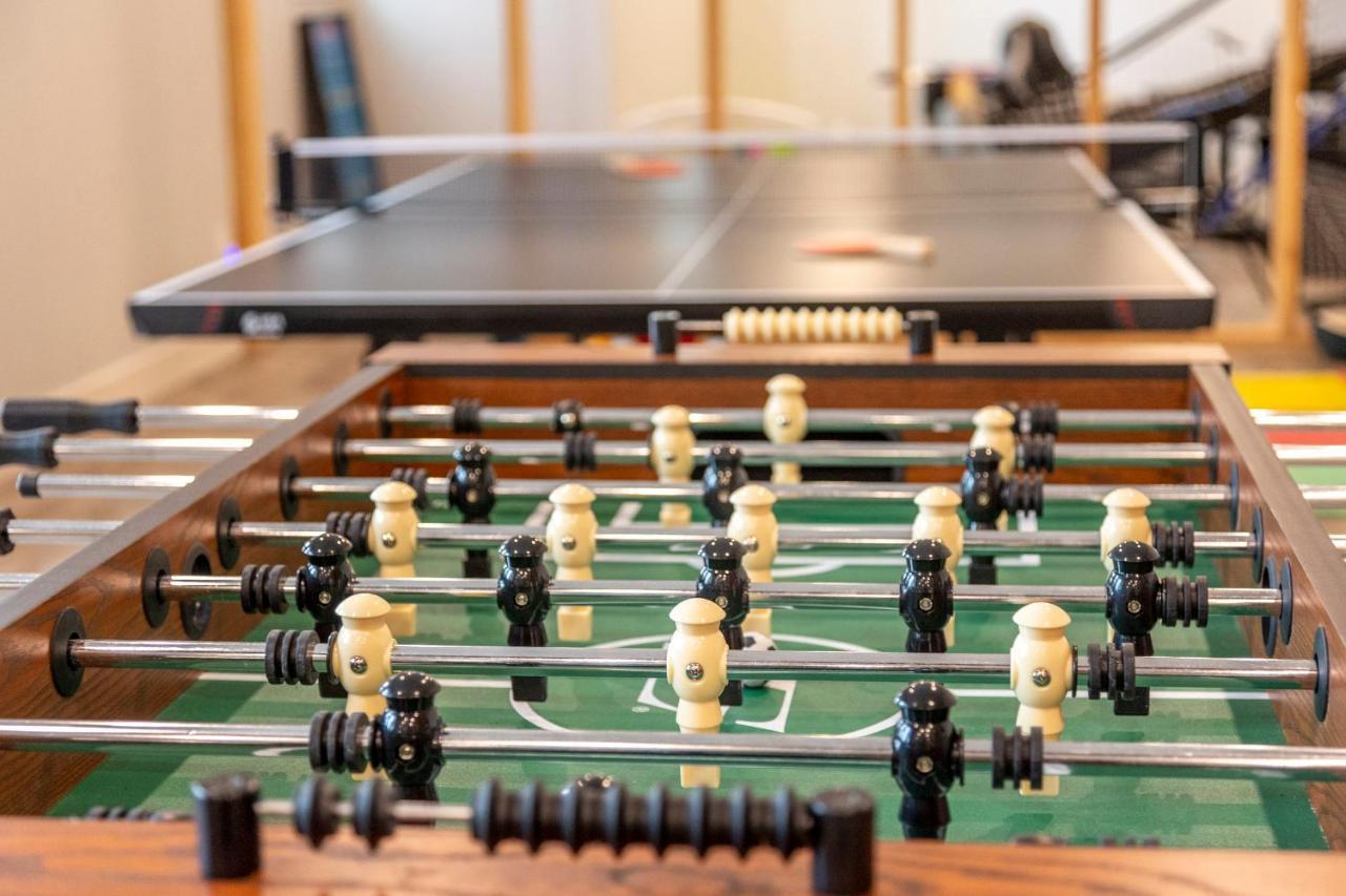 Ski In Ski Out With Huge Game Room And Hot Tub Fernie Luaran gambar