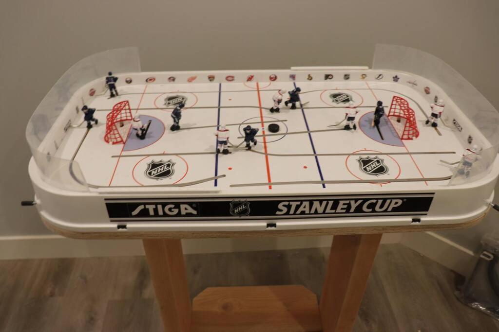 Ski In Ski Out With Huge Game Room And Hot Tub Fernie Luaran gambar