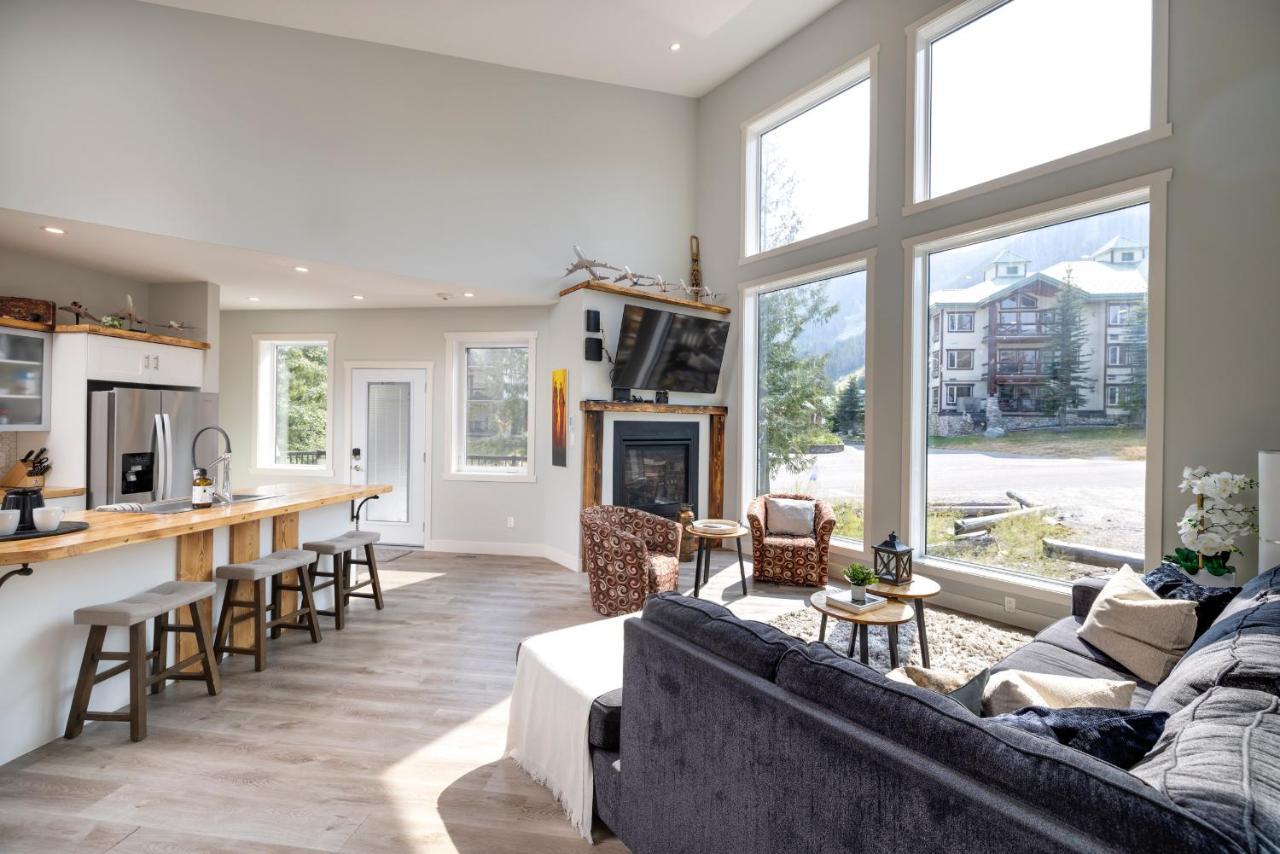 Ski In Ski Out With Huge Game Room And Hot Tub Fernie Luaran gambar