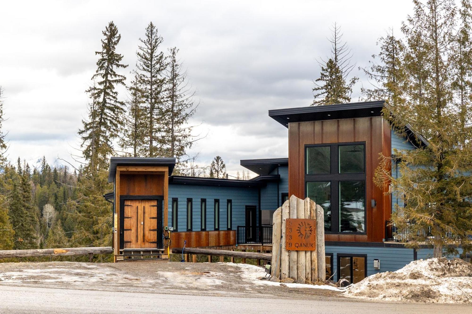 Ski In Ski Out With Huge Game Room And Hot Tub Fernie Luaran gambar